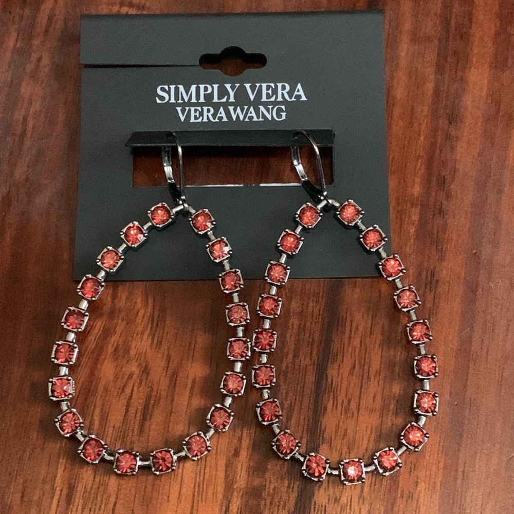 NWT Simply Vera Vera Wang gun metal tone dark pink stone earrings